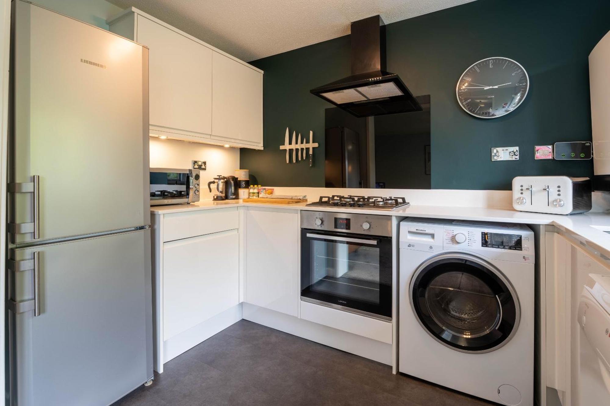 Park View- 2 Bed Apartment Close To East Surrey Hospital Salfords Luaran gambar