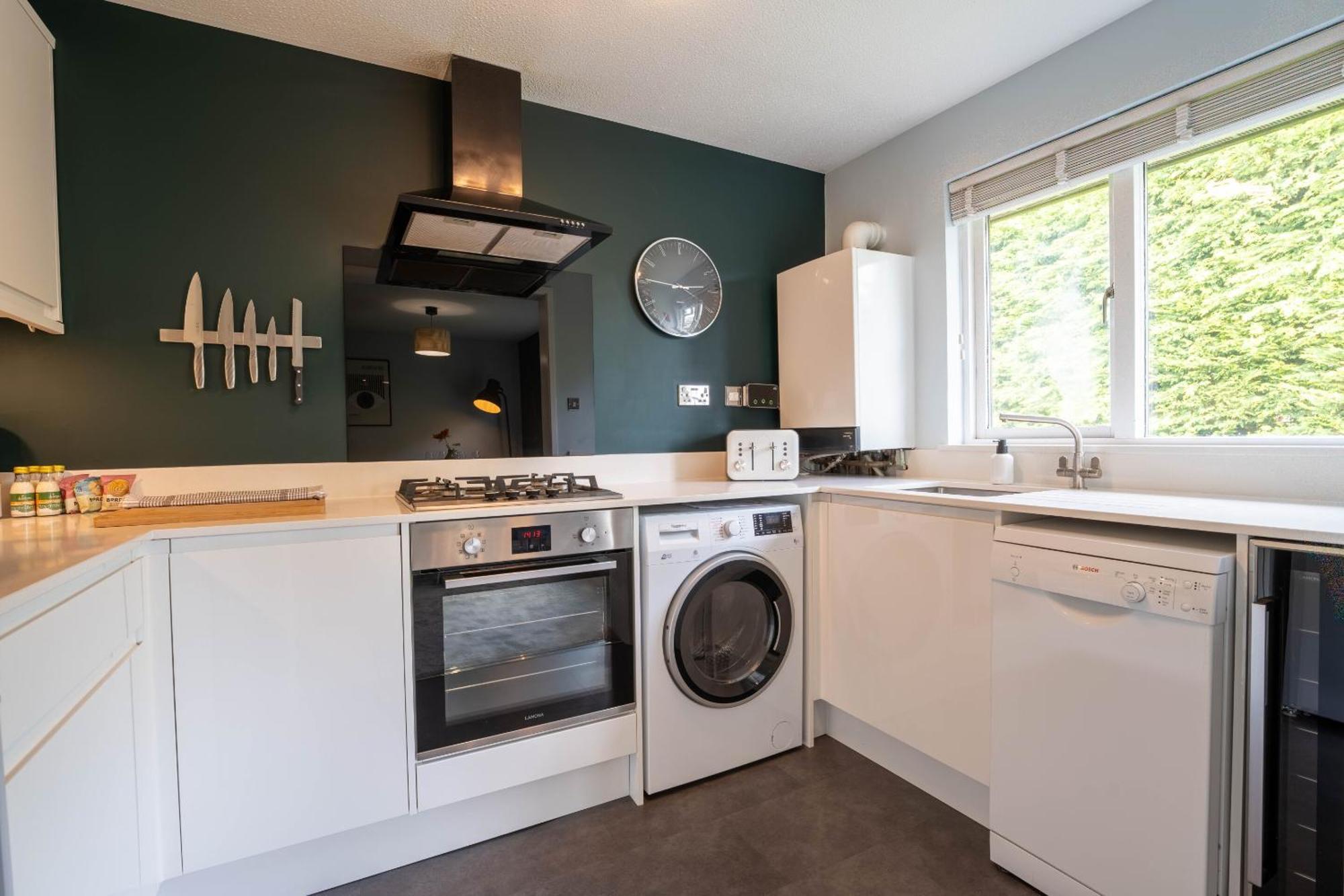 Park View- 2 Bed Apartment Close To East Surrey Hospital Salfords Luaran gambar